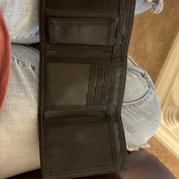 VANS camo Velcro wallet.  Brand new.  Nothing. Son already had a wallet. - Picture 2 of 4